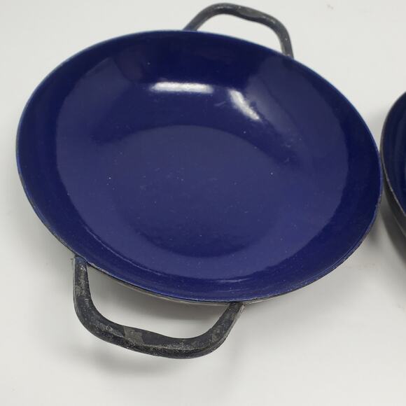 Vintage Small Set of 2 Enamelware Dark blue handled bowl 6" - Picture 6 of 6